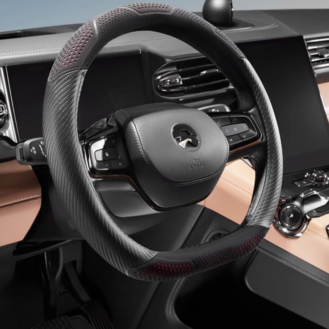 Cloe 4-Season Ultra-Thin Steering Wheel Cover